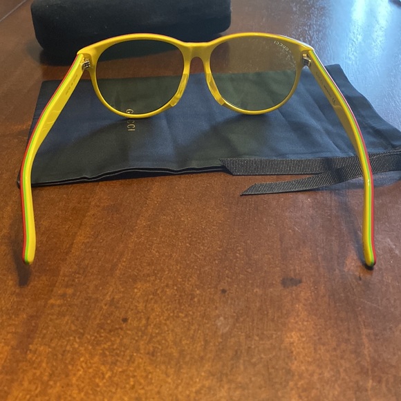 Gucci - Picture 3 of 4